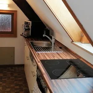 Küchenzeile unter Dachschräge
